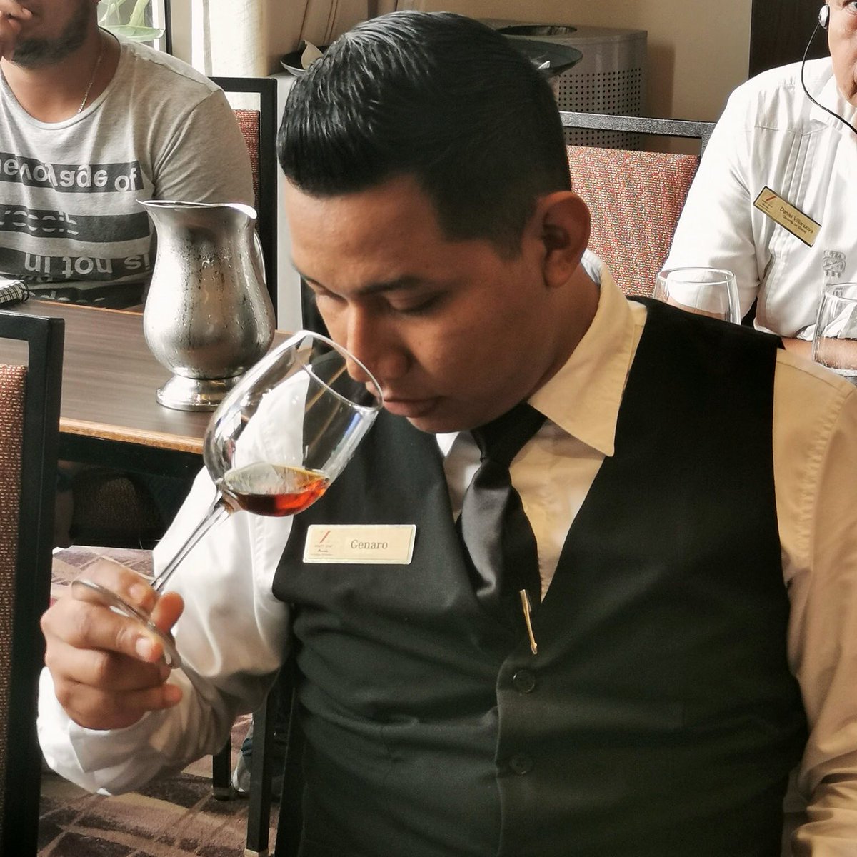 ASM_Peninsula's tweet photo. La semana pasada aprendimos de Brandy con @Luis_A_Perez07 en nuestro #DiplomadoEnDestilados #ASMCancun estamos listos para la nueva generación de #sommeliers ! https://t.co/rVPG20d7Bx