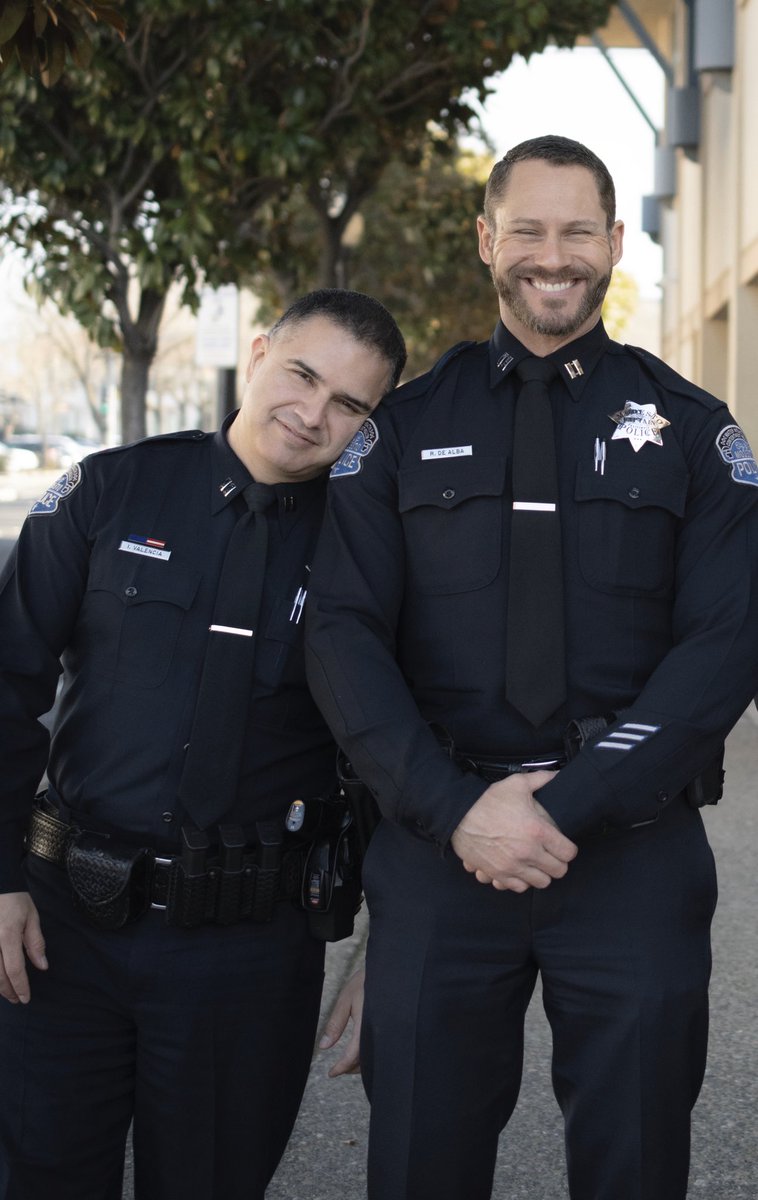 ModestoPolice's tweet photo. #Mondaymornings are always better with friends. #InsideMPD https://t.co/KQI2Aajzej