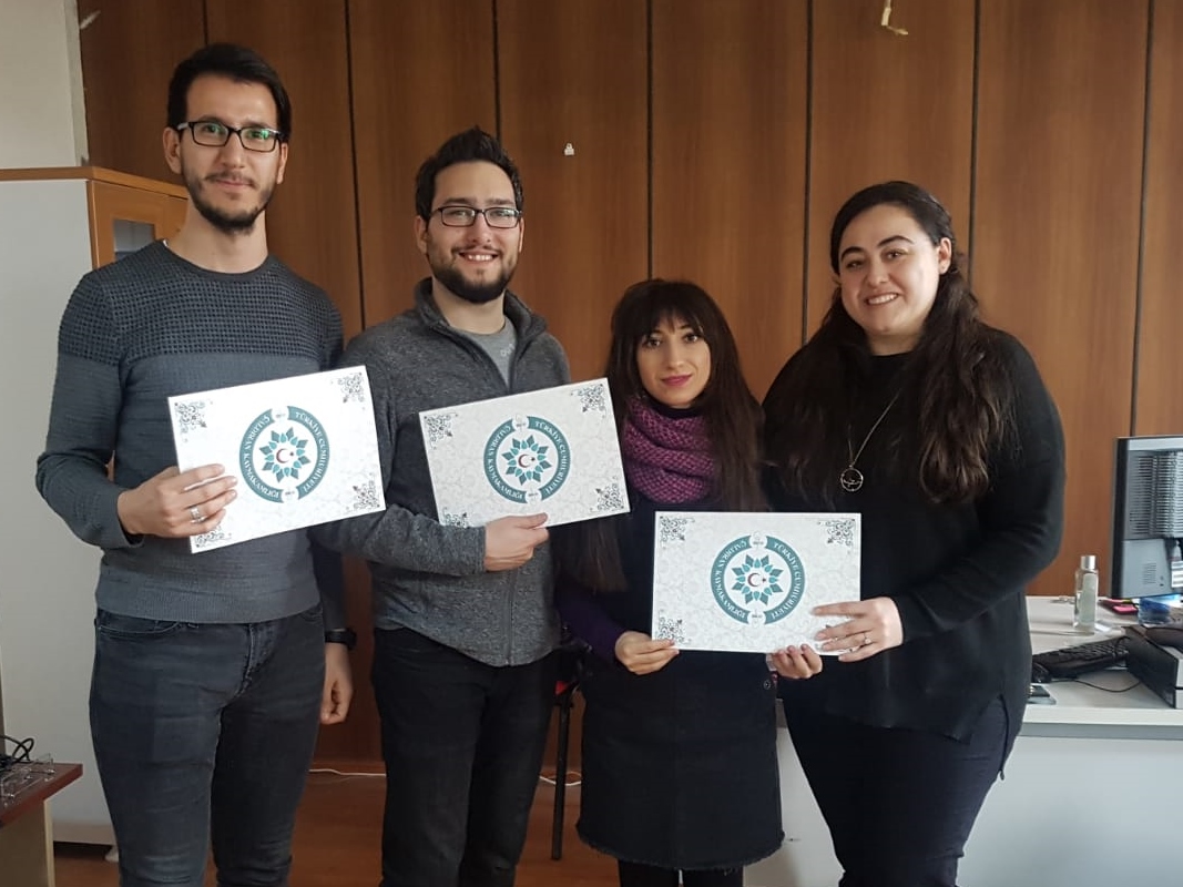 #KodlaÇaldıran projesi ile farklı branşlarda öğretmenlerimiz 1. grup Kodlama Eğitici Eğitimlerini başarılı bir şekilde tamamladılar.Genel koordinatörümüz tarafından kendilerine belgeleri takdim edildi. Eğitimlerimiz 2. grup ile devam etmekte.
<a href="/VanilMem/">Van İl Milli Eğitim Müdürlüğü</a> 
<a href="/valibilmez/">Mehmet Emin Bilmez</a> 
@DAKA_org_tr