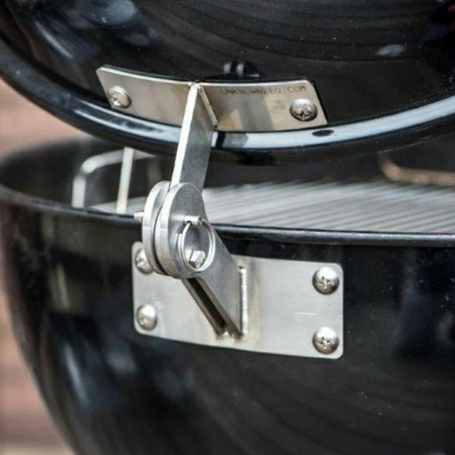 kcgrillingco's tweet photo. Just in!  Tired of trying to figure out where to put your grill lid?  We now carry hinges for the @WeberGrills Kettle &amp; the @GatewayDrums as well as the charcoal chimney grate!  Only available here at @kcgrillingco. 

#kcgrillingco #bbqlife #bbqnation #accessories #unknownbbq https://t.co/P2elUAyrsy