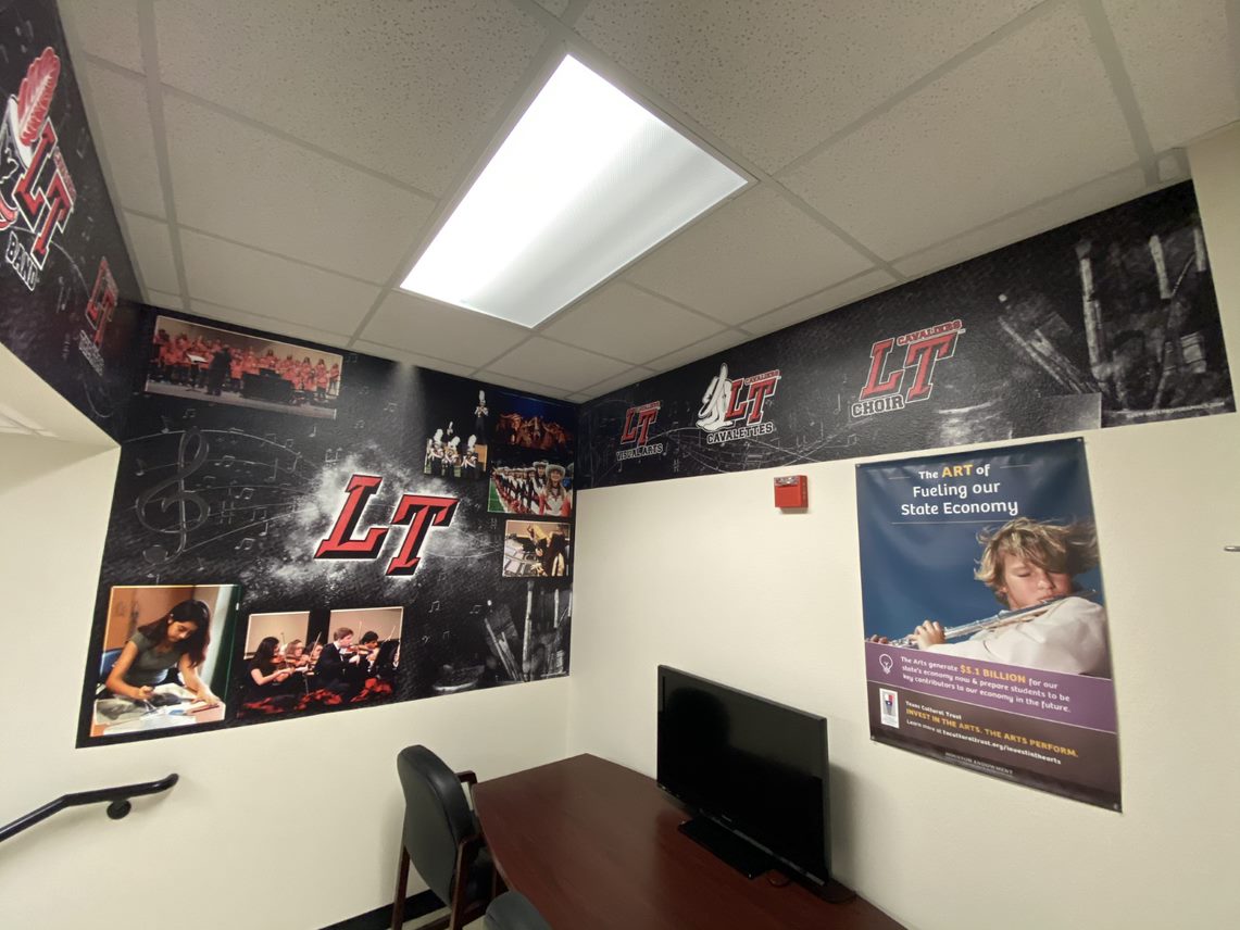 waterboy_tx's tweet photo. Let us help show your pride in your programs! @LTFineArts @ltisdschools
#webrandbig #finearts #schoolbranding #waterboygraphics #customgraphics #customdoors #customentrances #customwalls #laketravis #cavaliers https://t.co/MtGu0MS5s2