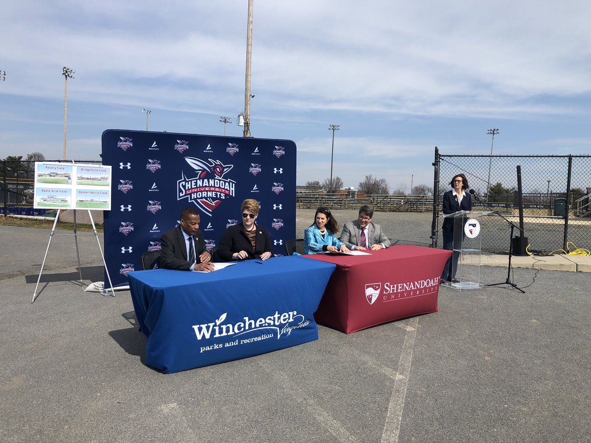 SUHornets's tweet photo. And it’s signed! We have a permanent home for our @SUHornetsBB and @SUHornetsSB programs! @d3baseball https://t.co/DjPJApJBAi