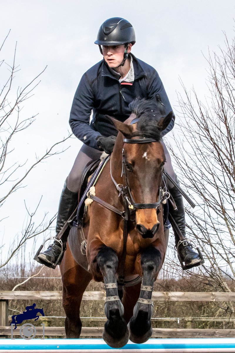 TechClothingUK's tweet photo. Brand ambassador Tom Rowland has been wearing nothing other than his Stormtech coat in all the storms we have had lately! Because of their durability & the fact they are 100%waterproof windproof & breathable Tom was able to jump 5 horses in the heavy showers! #techclothing https://t.co/J4f6eBOSzo