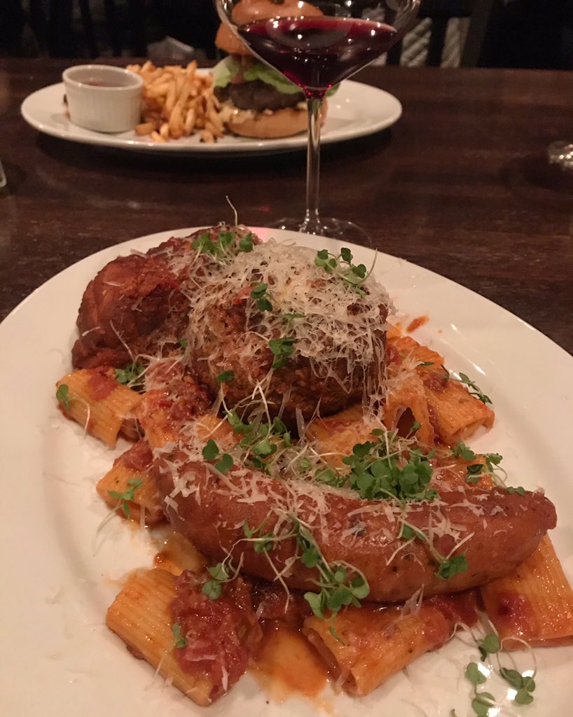 ShallowShaft's tweet photo. Sunday gravy goodness 😍 #ShallowShaft #Foodie #FoodLover #Skiing #Alta #devourutah https://t.co/pDl8TSzs7m