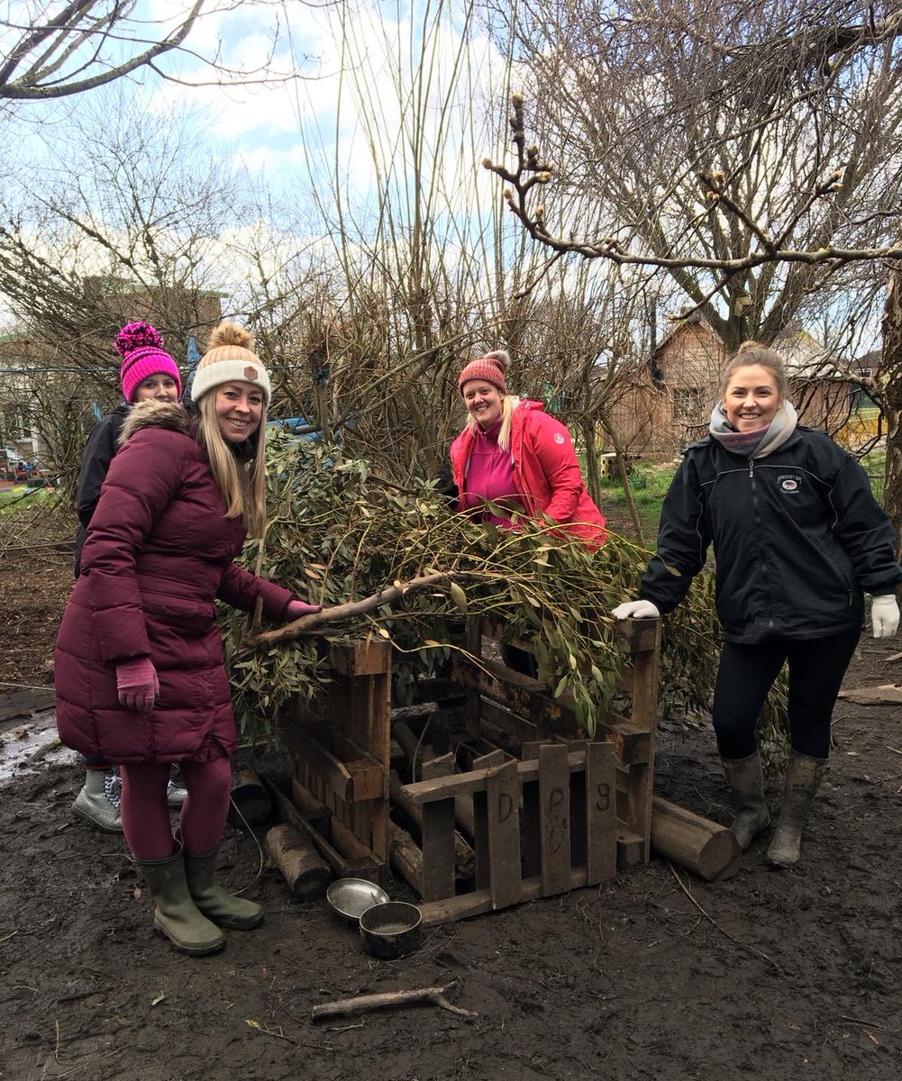 mrs_hadwin's tweet photo. Fun but very cold day learning about outdoor learning and Forest School who would of thought learning outdoors would be so much fun @Every1Learning @CumbriaUni @LimeTreeForest  @janetforestsch #PGCE #forestschool #outdoorlearning #fun #outdoors https://t.co/TnXGSdomlS