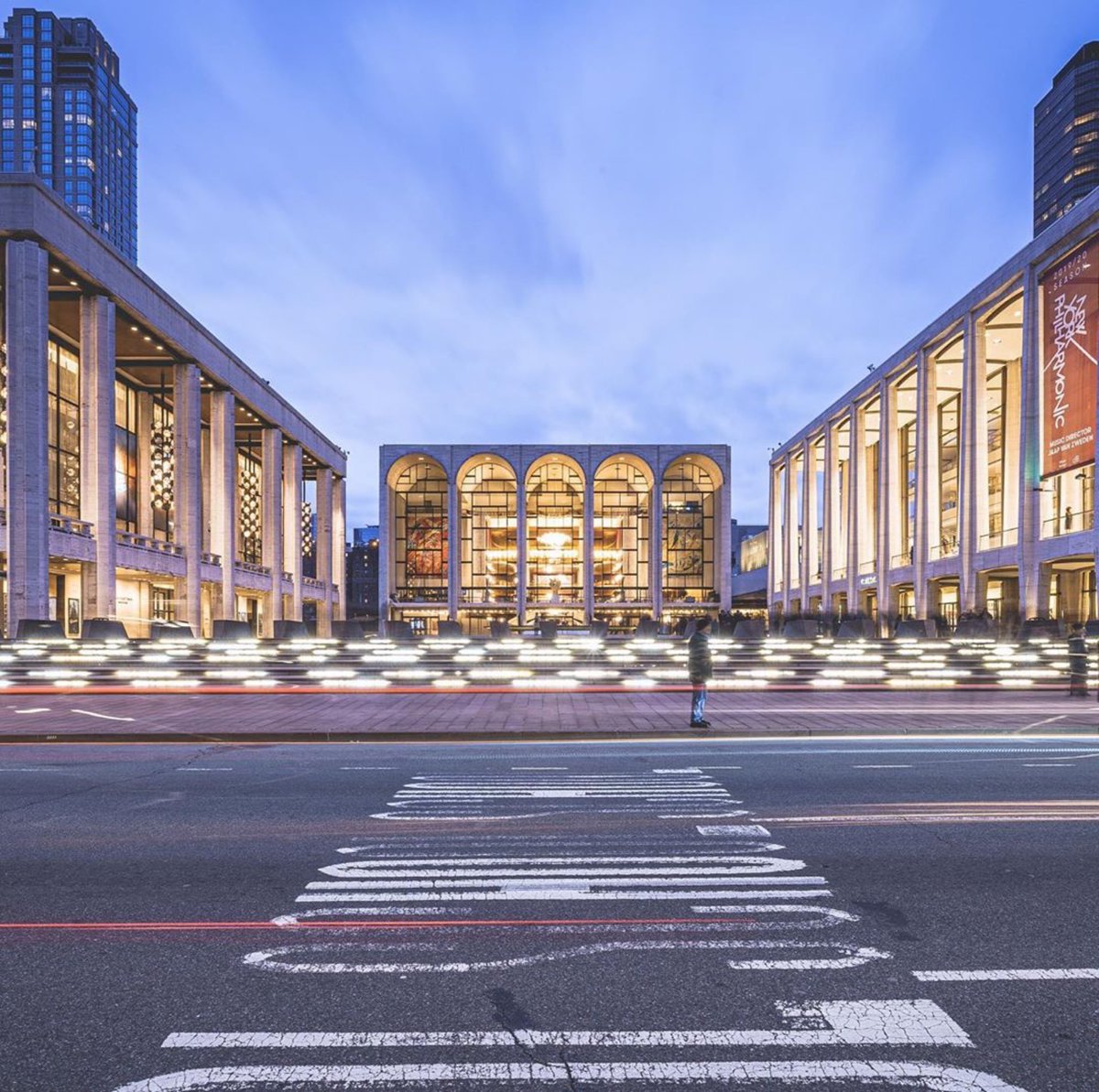 OxbowTavern's tweet photo. We love how close we are to #LincolnCenter! A true cultural gem on the #UpperWestSide. From poetry, to film and of course, opera, the ballet and the #NewYorkPhilharmonic, there are so many ways to explore the arts in this building.

📷: @ naro.berlino https://t.co/8COLdcLueb