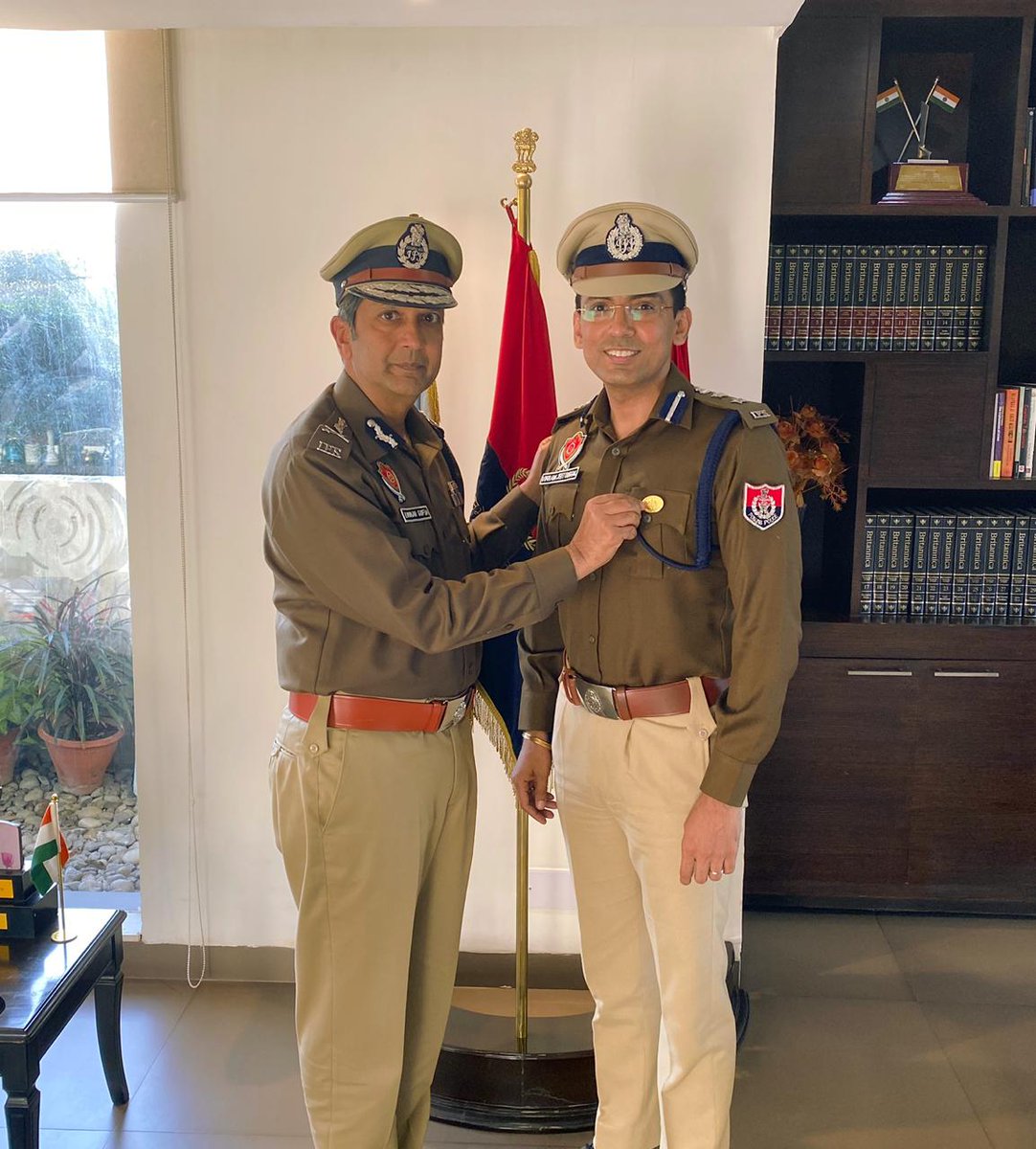 AmritsarRPolice's tweet photo. #DGP #W/SSP #Amritsarrural #Commendationdisc #ForActionagainstdrug https://t.co/4L6v32S4Pt