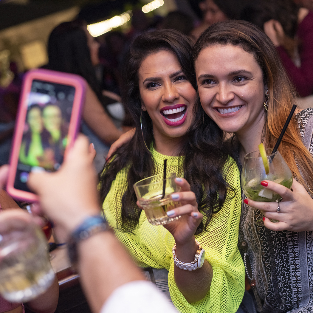 BlueMartiniBrickell (@bluebrickell) on Twitter photo Party with the locals๐น
Every ๐๐ค๐ฃ๐๐๐ฎ @bluemartinibrickell
๐ฎEnjoy Happy Hour 4pm-8pm
๐ด50% off Drinks & Food all night for Brickell Locals Cardholders๐ณ
No Cover Charge | Open Late Night
Sounds by DJ <a href="/iambrianlage/">Brian Lage</a> Party with the locals๐น
Every ๐๐ค๐ฃ๐๐๐ฎ @bluemartinibrickell
๐ฎEnjoy Happy Hour 4pm-8pm
๐ด50% off Drinks & Food all night for Brickell Locals Cardholders๐ณ
No Cover Charge | Open Late Night
Sounds by DJ <a href="/iambrianlage/">Brian Lage</a>