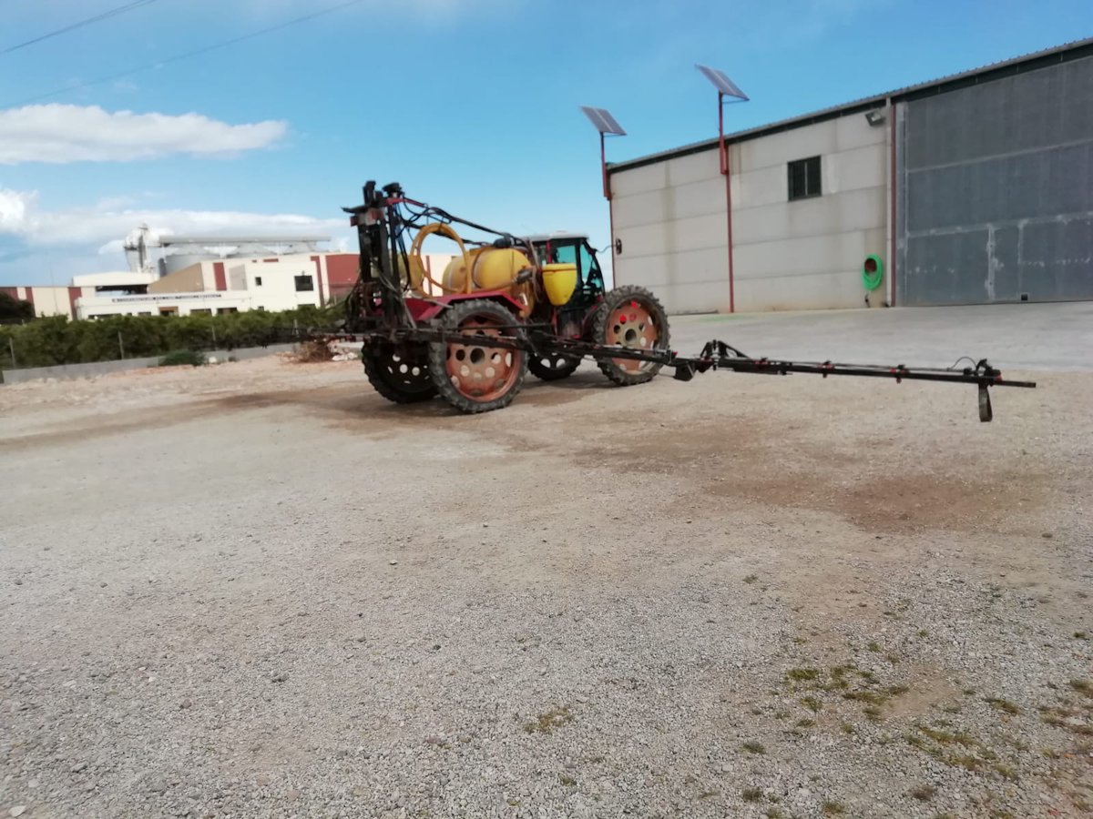 UnioLlauradora's tweet photo. Hui hem portat inspecció tècnica d'equips fitosanitaris #ITEAF a la localitat de #Sueca Continuem ajudant i facilitant a 👩‍🌾🧑‍🌾en el seu dia a dia per a millorar les seues explotacions
#LaUnióSomFutur https://t.co/uD1ZqOgGWf