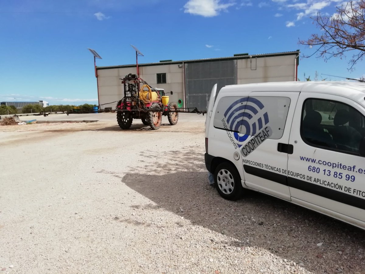 UnioLlauradora's tweet photo. Hui hem portat inspecció tècnica d'equips fitosanitaris #ITEAF a la localitat de #Sueca Continuem ajudant i facilitant a 👩‍🌾🧑‍🌾en el seu dia a dia per a millorar les seues explotacions
#LaUnióSomFutur https://t.co/uD1ZqOgGWf