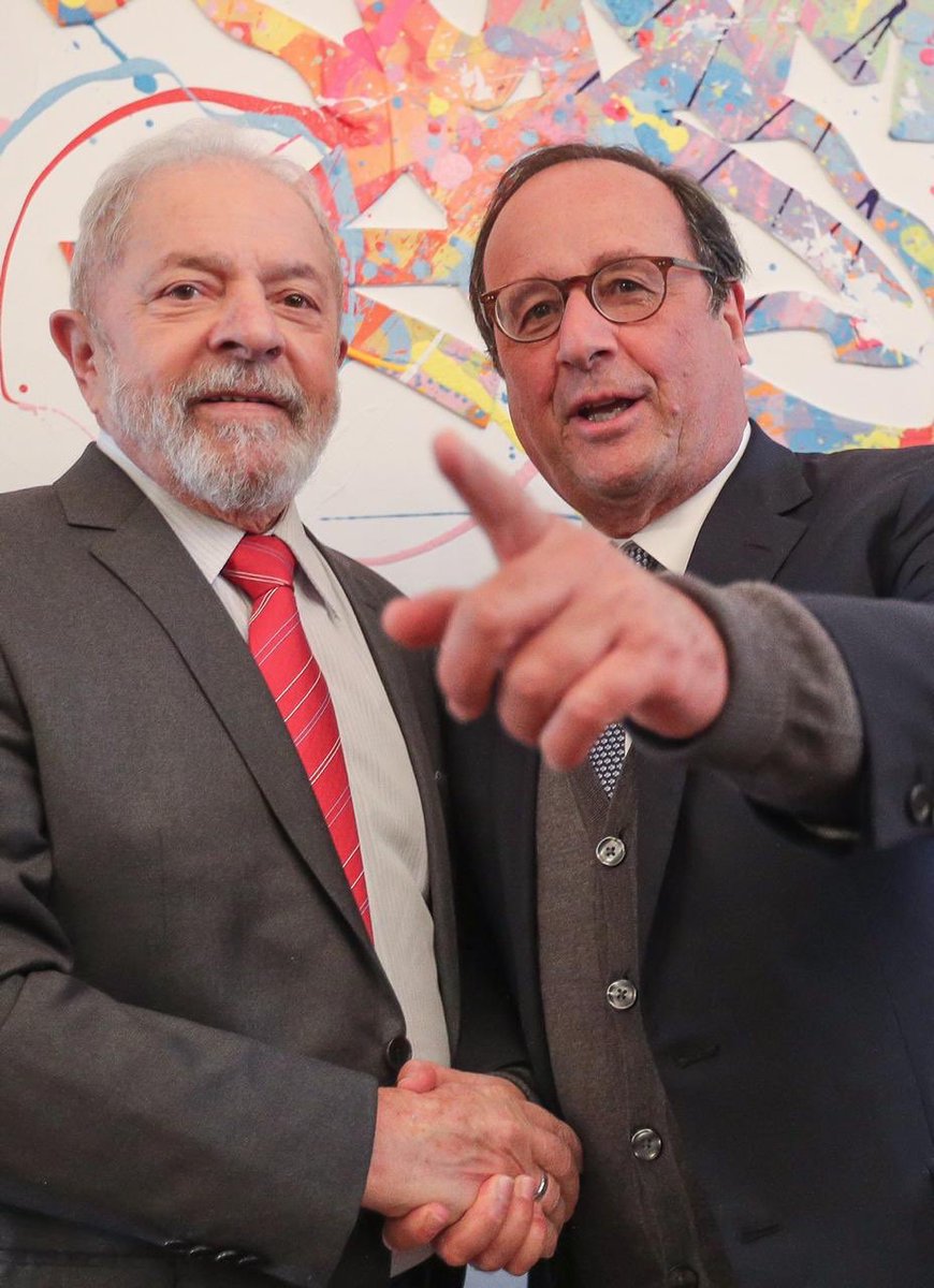 fhollande tweet picture