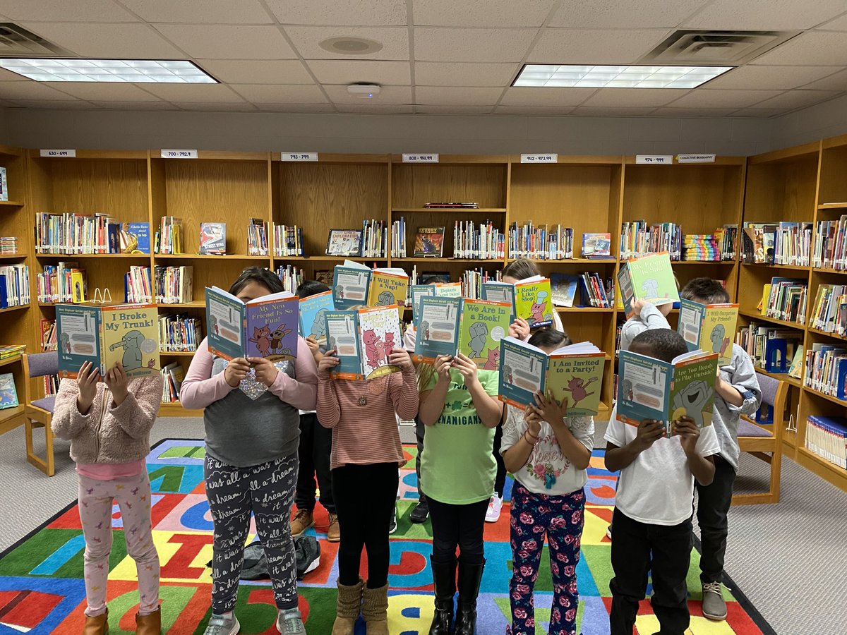 CarverCubsRead's tweet photo. Best Read-A-Thon Ever!  #ReadAcrossAmerica https://t.co/SIq7UD48jz