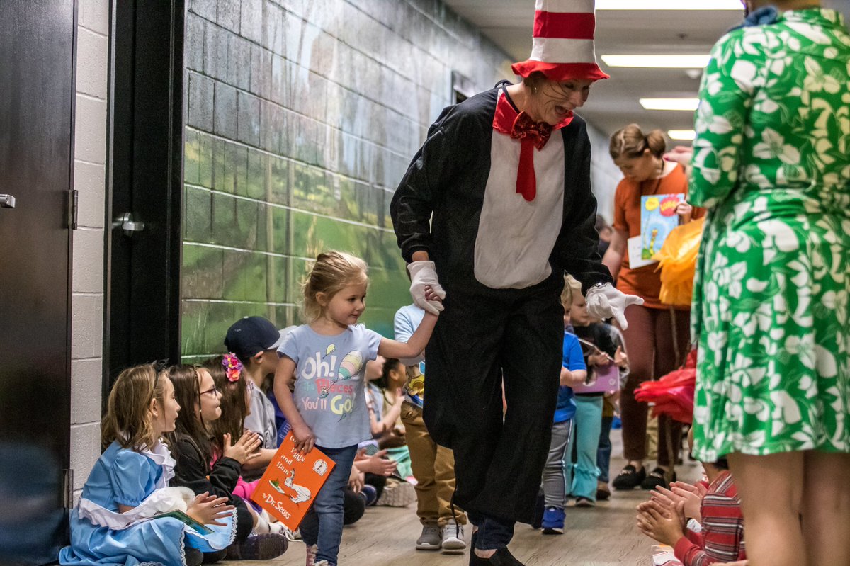 JCSeagles's tweet image. It’s #ReadAcrossAmerica Day and our elementary celebrated by dressing up as their favorite book characters for the annual book parade!