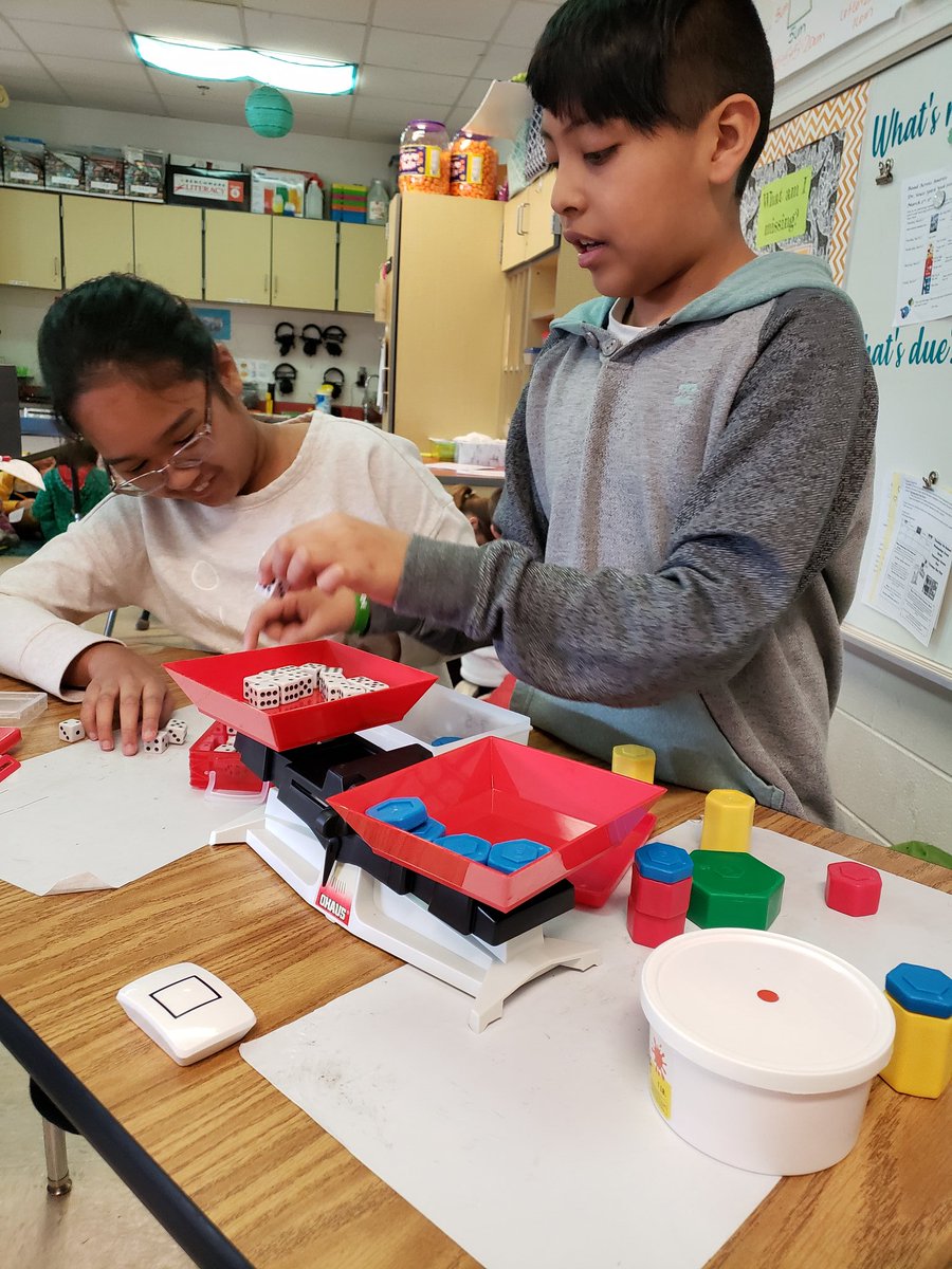 SarahLaperle7's tweet photo. Best way to learn about US customary #weight! The kids loved using the balances to weigh in ounces and pounds! @CedarForestES #wolfpride @SpotsySchools https://t.co/zWwMHB2g0z