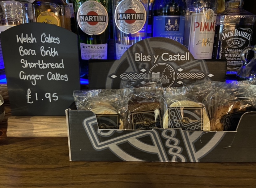 Fancy a tea time treat? 

We have a selection of delicious Welsh bakery goods 🍰🍪😋

All £1.95 each! 

#bakerygoods #brainsbest #wales #blasycastell #poptybakery