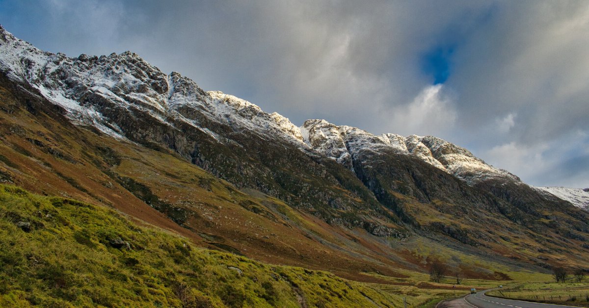 With vast untouched countryside and the most stunning scenery, the Scottish Highlands is not to be missed! Check out some of our favourite nearby campsites here bit.ly/3apEs8J