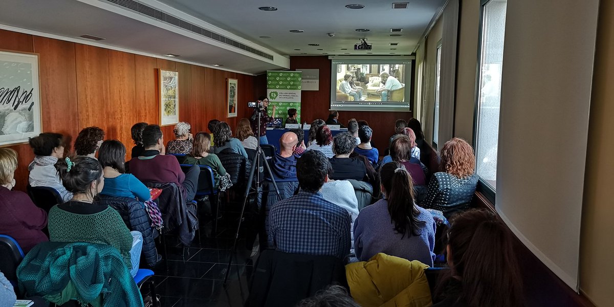 treballsocial1's tweet photo. Comença el cinefòrum amb el psicòleg clínic, Antonio Soler. 🎬
Veurem fragments de "Historia de un matrimonio", "Una historia de Brooklyn" i "Custodia compartida". Pel·lícules que permetran abordar diferents aspectes de les #separacions i #divorcis i els efectes en els nens. https://t.co/t9wlzuOoEt