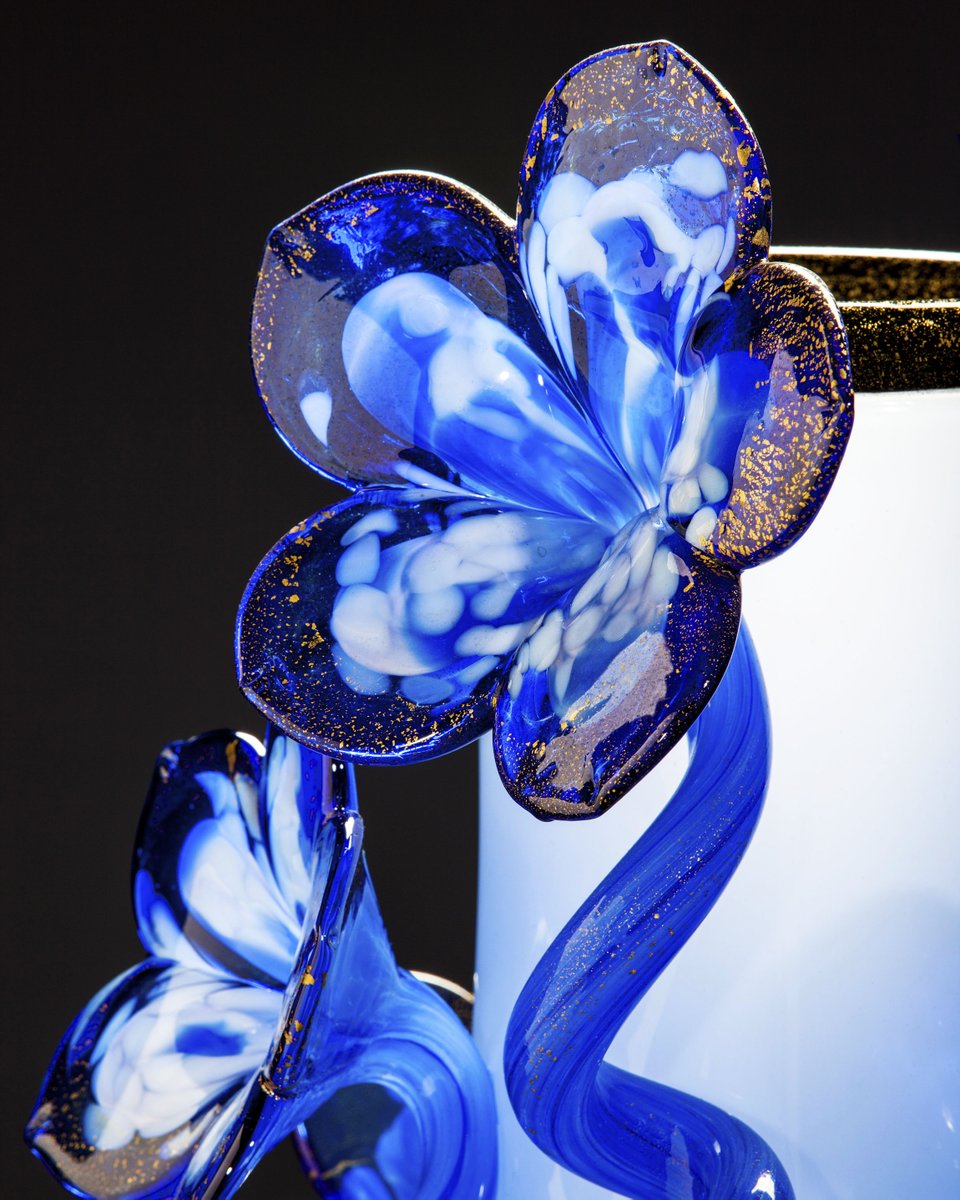 ChihulyStudio tweet picture