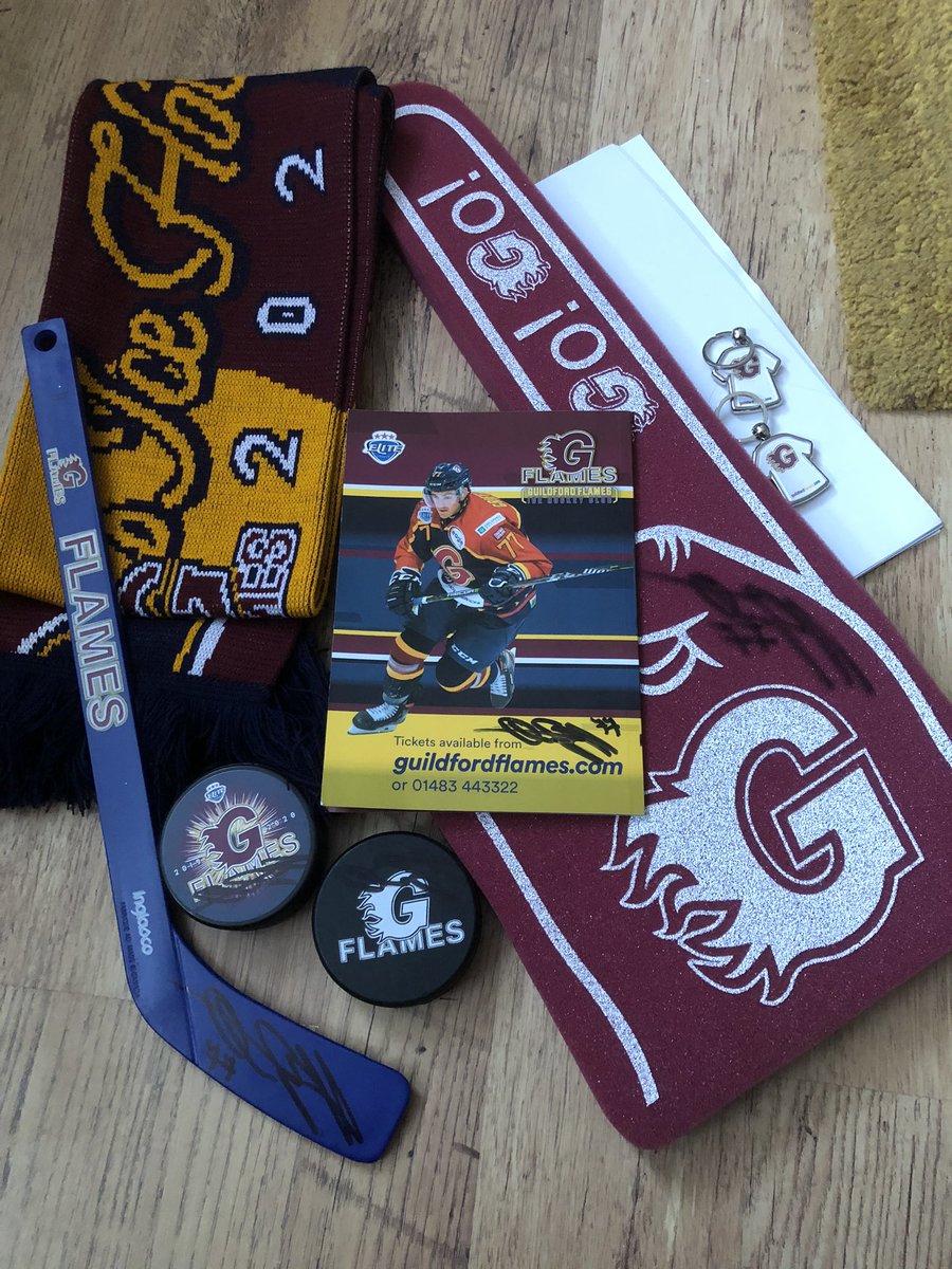 phanforce's tweet image. More items added today on Phanforce Auction Page ... including a mega hockey game prize.....👀🏒🇨🇦🇬🇧👀😎👀❤️