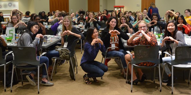 FTWChamber's tweet photo. The new award, Best Place for #WorkingParents Innovator Award, recognizes #FortWorth
businesses that support working parents through family-friendly policies and practices.
https://t.co/CR1qEII91B
@BestPlace4Kids @CityofFortWorth @FWTXmag @MayorBetsyPrice #fortworthlocal #fwtx https://t.co/RkuCJscyrS