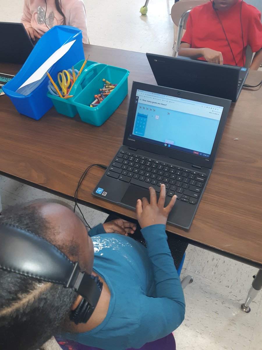 barn_anna's tweet photo. Watching kinder kiddos ROCK their stations on a Monday... anything is possible!!! π Shout out to Ms. Brown for making learning engaging! #colliercrew @ampalmer2 #kinderrocks @CumberlandCoSch https://t.co/DLS9vLoRnn