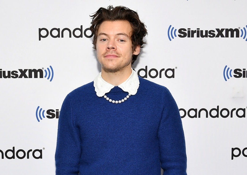 TheHSCandids's tweet photo. Harry is Sirius XM today, 3/2 https://t.co/xwlTbGjXJ9