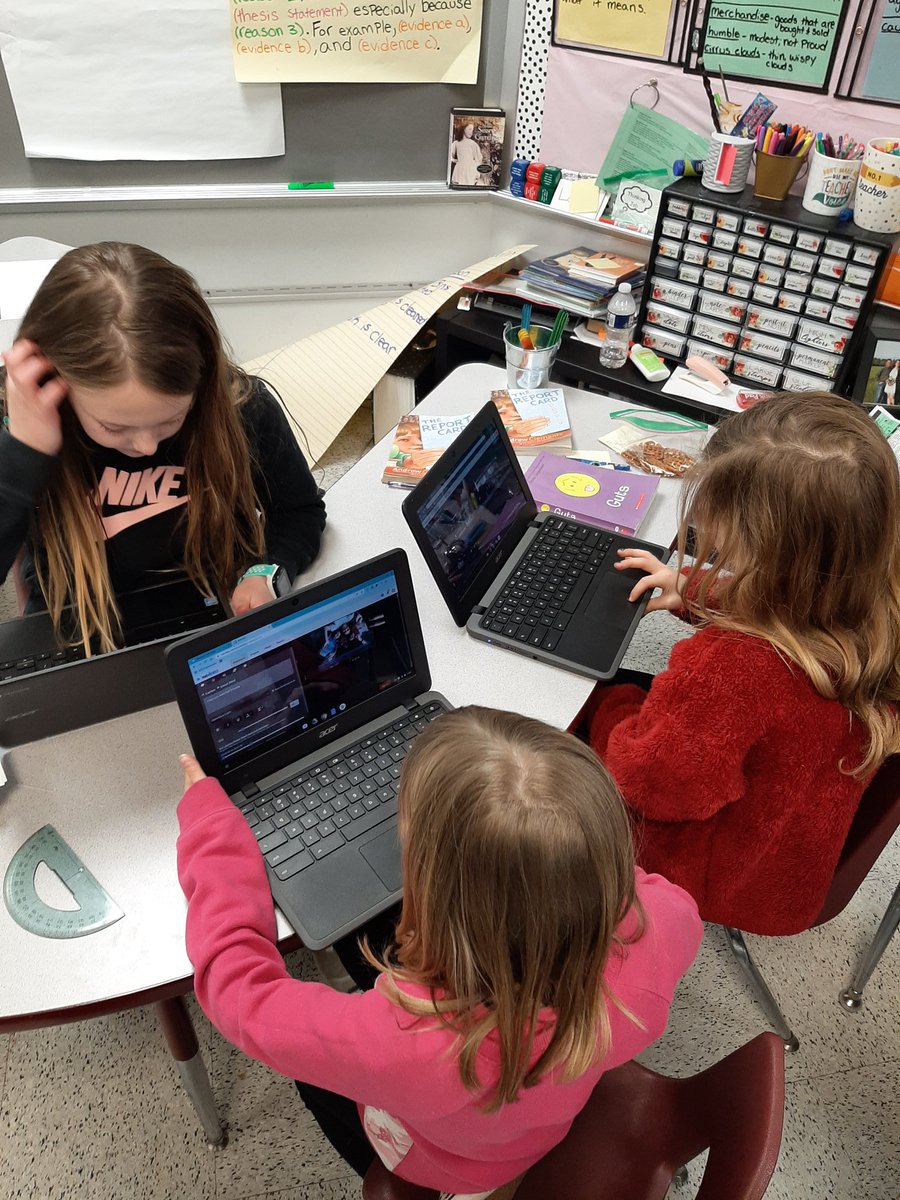 its_missbaker's tweet photo. 4th graders celebrating their favorite books by creating book trailers for  #ReadAcrossAmericaDay #AACPSAwesome https://t.co/HRbUUfikfT