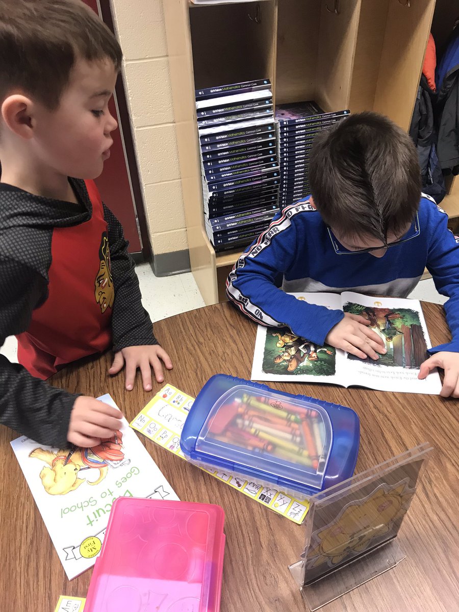 KasmerKinder's tweet photo. @AvonNovas have a great day with #ReadAcrossAmericaDay 📚 https://t.co/ZuqHMalEa2