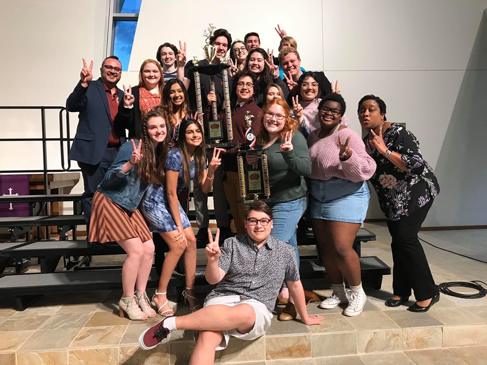 AMC_tours's tweet photo. North Texas Madrigal Festival First Runner up:  Plano Chamber Singers, led by Directors Clorese Gray-Porter and Reza Azizi! @pshswildcats #MakeItAClassic #MadrigalFestival2020 👏🏆 https://t.co/49J5pGeLHv
