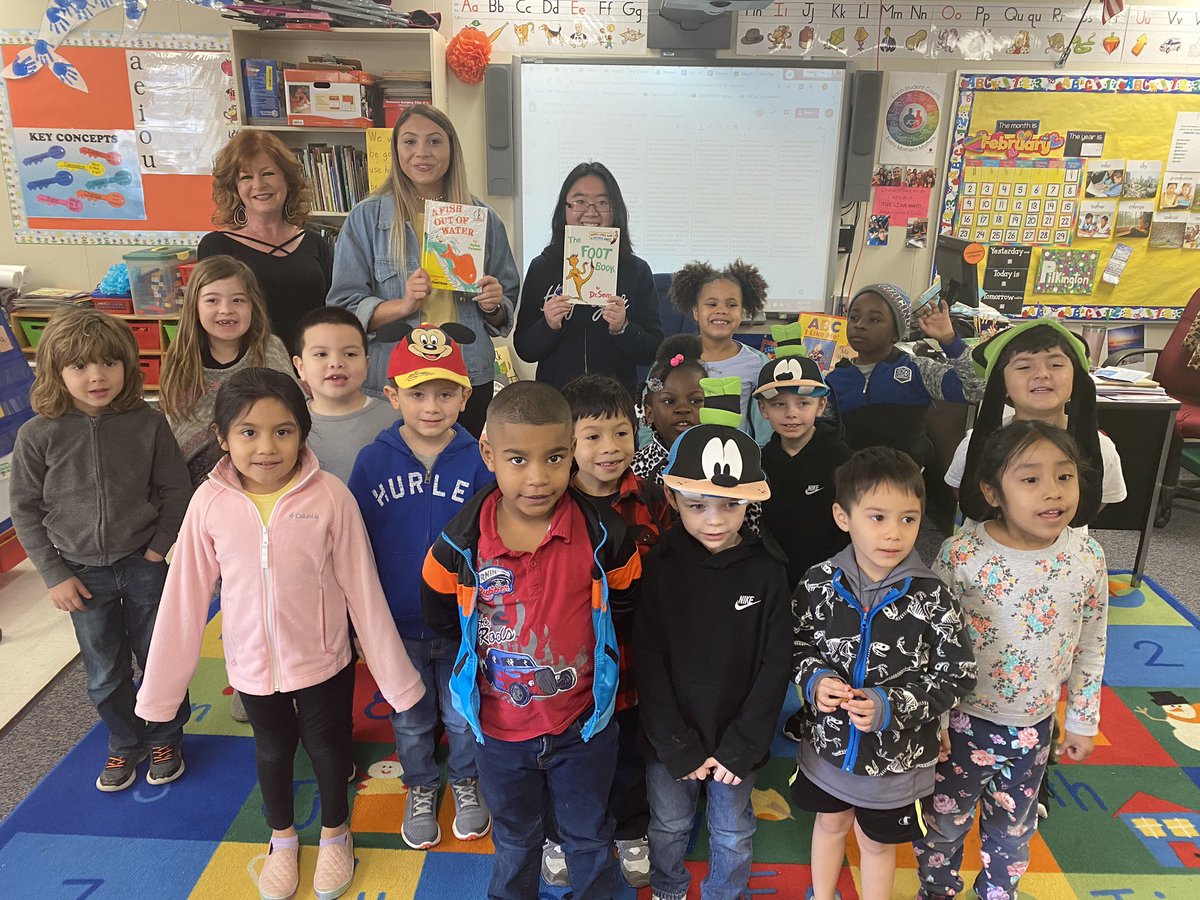 CarsonCat1's tweet photo. Kicking off Read Across America week with our IB students reading to us on cRaZy hat day!! 🎩 📚 🧢 dynamicdolphins #DrSeussDay #ssstrong #ReadAcrossAmericaDay https://t.co/TYuXQR6CxJ