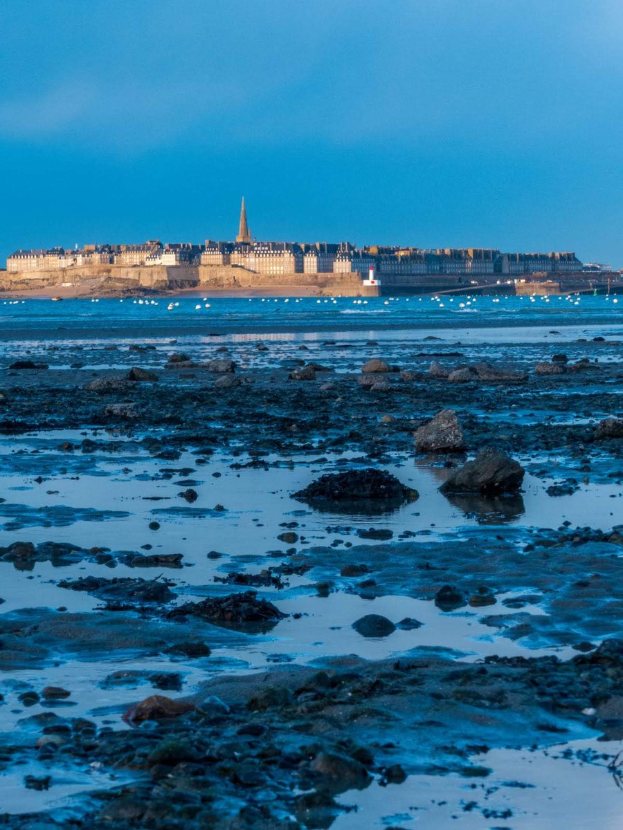 erwanfischer's tweet photo. #StMalo à l'heure bleue 🥰 #Bretagne #MagnifiqueBretagne https://t.co/6ODpbXC7ks