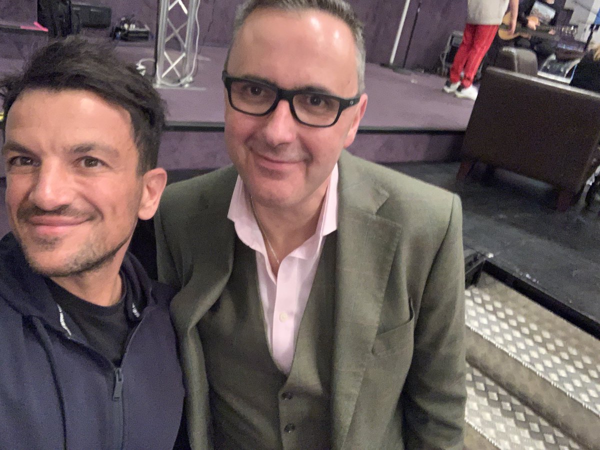 AMCelebrations's tweet photo. @MrPeterAndre Peter is a lovely guy and I saw no evidence of him avoiding anyone, here is picture from that evening where I was DJ https://t.co/V3YYZJshD6