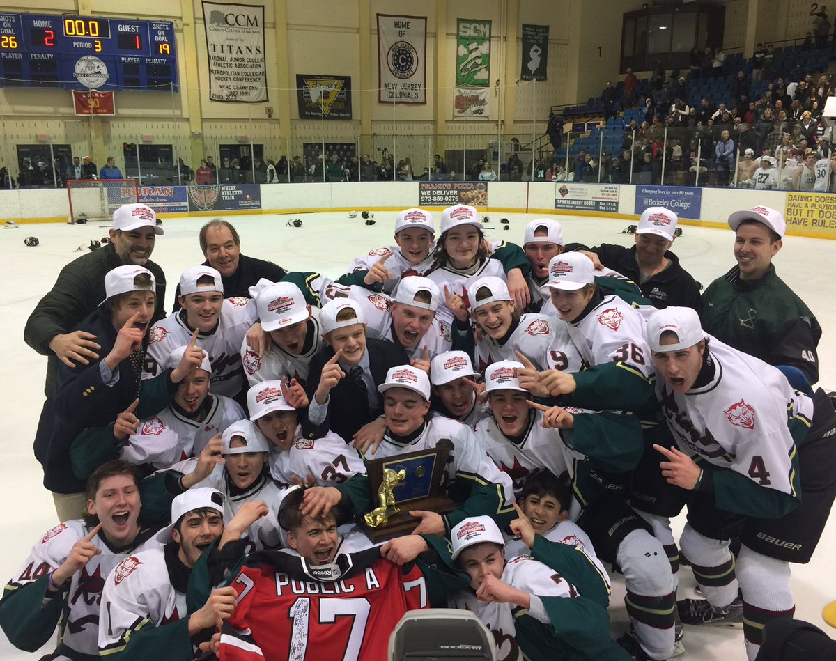 Hockey_Clan's tweet photo. DO OR DIE! 16 NJSIAA Quarterfinals on the Slate today. #HockeyClan will be @ProtecHockey Ponds for Ridge (@RidgeHockey) vs Ridgewood (@Maroon_Sports) 3:30pm and @RBArmory for Rumson-Fair Haven (@RFHhockey) vs Manasquan (@HockeySquan) 5pm #RWvsR #MSQvsRFH LIVE UPDATES! #NJHockey https://t.co/KXIQdsv5mh