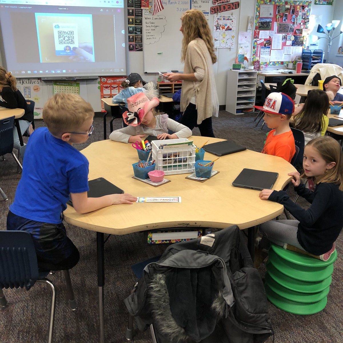 Had a blast this AM at <a href="/MorseElementary/">Morse Elementary</a> helping their K-2 kiddos get #BVPowerUp with @BVBlendED! So much excitement and anticipation was in the air. 📱🔌⬆️ #BV229Tech