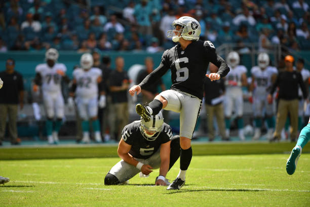 Happy birthday to former PK Mike Nugent, March 2, 1982. 