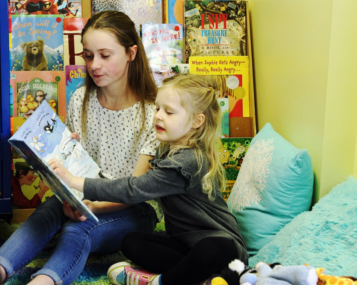 MidloLibrary's tweet photo. #ReadAcrossAmericaDay #oneccps  #ccpslibraries https://t.co/nB9EzbFJ8Z