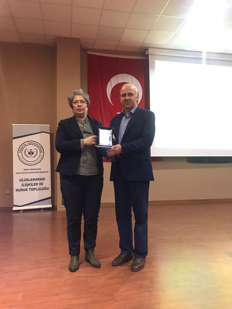 TUuiht's tweet photo. "Doğu Akdeniz sorunu ve Türkiye" adlı konferansımızı gerçekleştirdik. Kıymetli bilgilerini bizimle paylaştığı için ORSAM Başkanı Prof. Dr. Sayın Ahmet Uysal'a Uluslararası İlişkiler ve Hukuk Topluluğu olarak teşekkür ederiz. #tuuiht
@orsamtr
@ProfAhmet_Uysal https://t.co/q9EnvPksSg