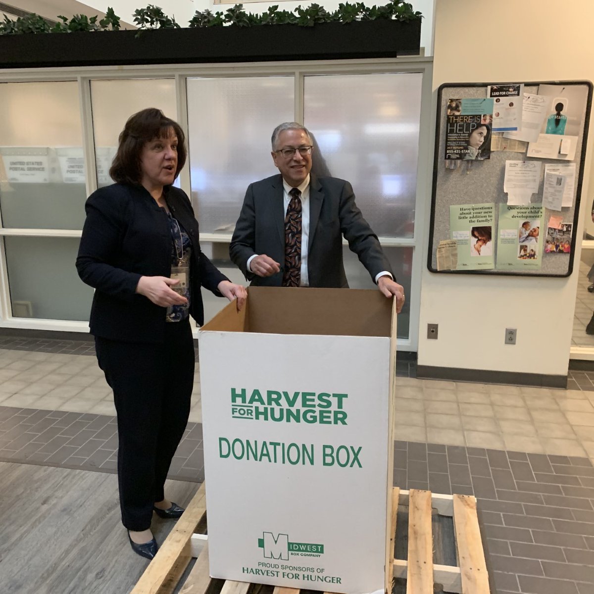 County Executive Armond Budish kicked off our annual Harvest for Hunger campaign 👨‍🌾. Last year we raised over $55K and this year our goal is $60K which would provide 240K meals 🍎🍲 for our friends and neighbors experiencing food insecurity.