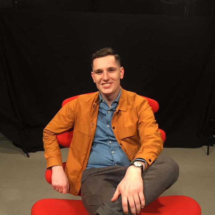 SpoergDirekte's tweet photo. Journalist og forfatter Morten Reimar sidder klar fra kl. 19.00 til at besvare dine spørgsmål. Se med på dk4 eller her: https://t.co/AfpQo6pFnD

Skriv dit spørgsmål herinde eller på sms 40402531. https://t.co/PI3ATj5D0D
