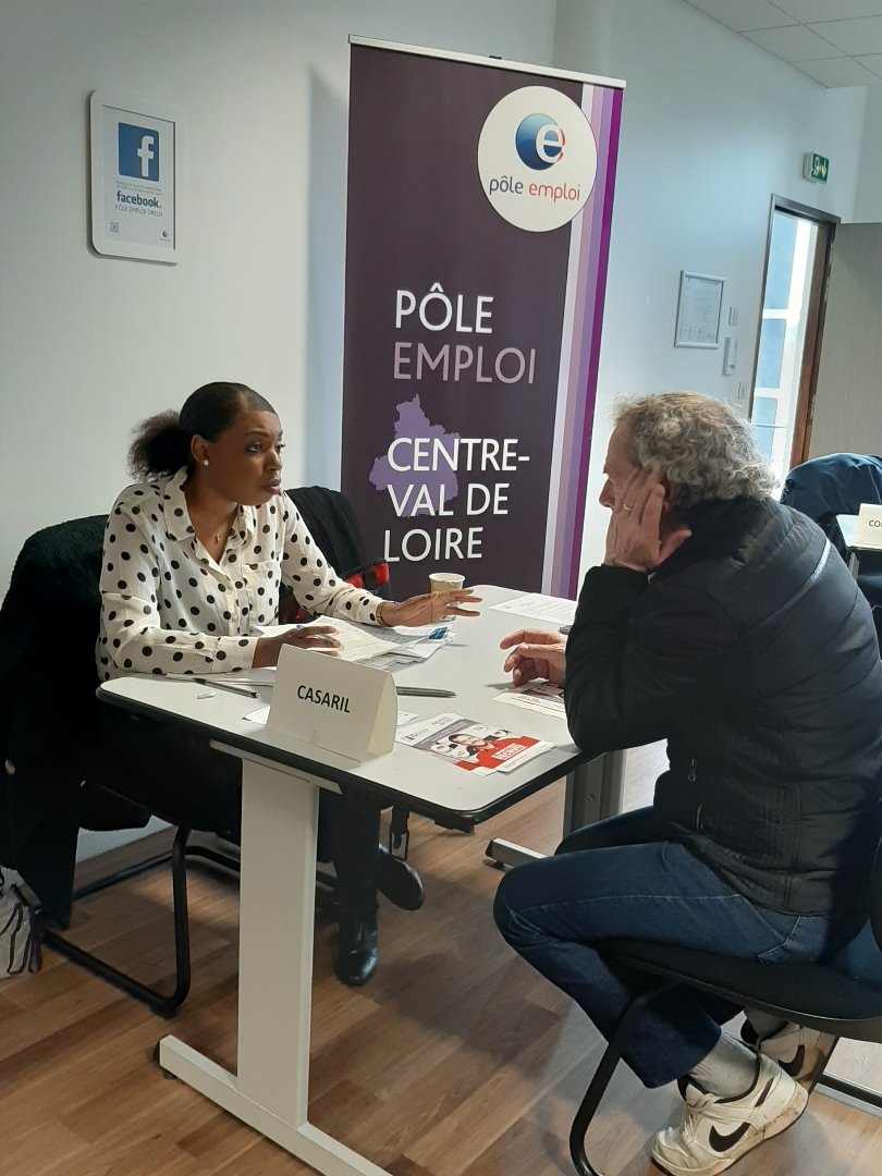 25 candidats sont venus rencontrer 4 #entreprises du #transport routier cet après-midi au pôle emploi de #Dreux. Un #jobdating réussi avec des recrutements et formations à la clé. prochain RDV : la semaine du transport du 06 au 10/04. #AvecPoleEmploi
@poleemploi_RCVL <a href="/Viollier_E/">© Emmanuel VIOLLIER ™</a>