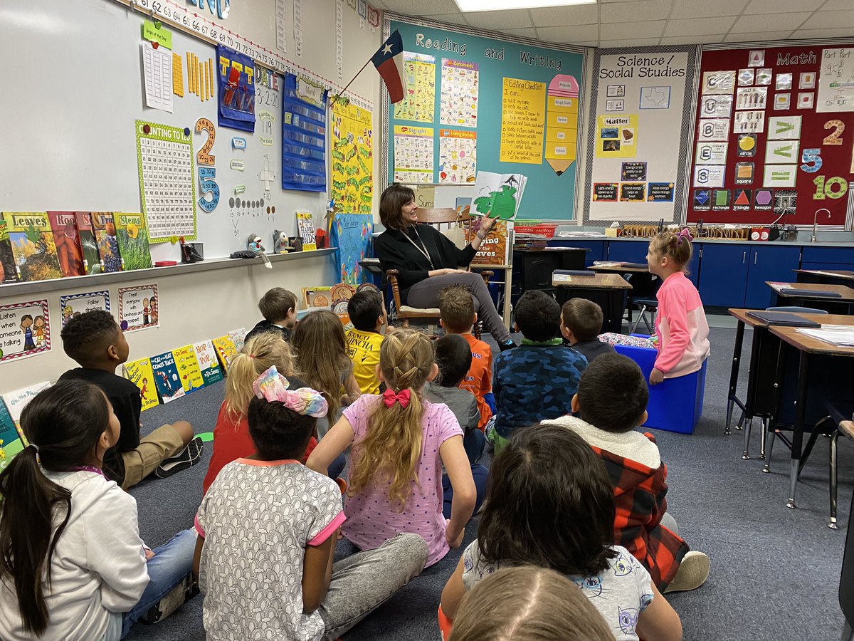 abecker99's tweet photo. Thanks so much to Mrs. Edwards for being a guest reader in our class this morning as we celebrate Dr. Seuss today!￼ We loved having you come read to us! @SVEmisd @KappyEdwards https://t.co/TmG9OwMZKu