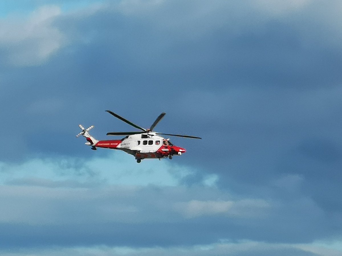 DavidRoberts77's tweet photo. Helicopter came in close to cliffs this afternoon. @strait_shipping likes choppers. #nationatrust #coastguard https://t.co/yRhh0jSV4A