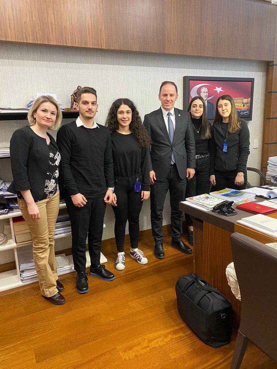 yavuzyilmazd's tweet photo. Liseli gençlerin 🤖ik takımı @AdroitAndroids, onca ödülle yetinmeyip, bir de @NASA 'dan sponsorluk kopardı! 💪

Onları mecliste ağırlamak, onların sözcü milletvekillerinden biri olmak büyük şeref! Ne de olsa bütün ümidimiz gençliktedir. 🇹🇷🇹🇷🇹🇷

#FCR2020
#pazartesi https://t.co/K6Wz9DtmBo