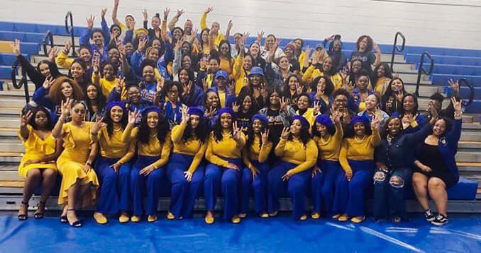 SGRho_Nashville's tweet photo. Please help us welcome the newest members of the Alpha Upsilon Chapter at Fisk University! Congratulations to the chapter advisor Soror Kellee Hill! #TOOFLYAY #FiskUniversity #TennesseePoodles https://t.co/Md7p62RbaC