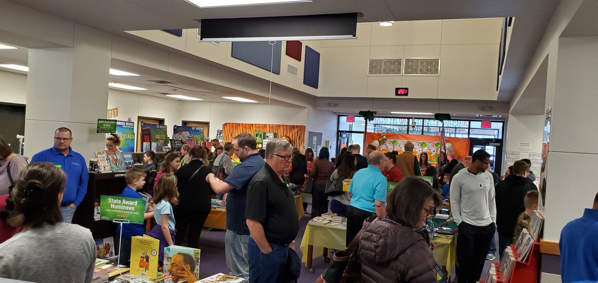 ABrooks4Books's tweet photo. Elliott's Wild About Reading Spring book fair was a huge success! I want to thank all the PTA volunteers, students, and families for working together to support reading! @ElliottLearners @elliott_pta https://t.co/a4CRrgjjpe