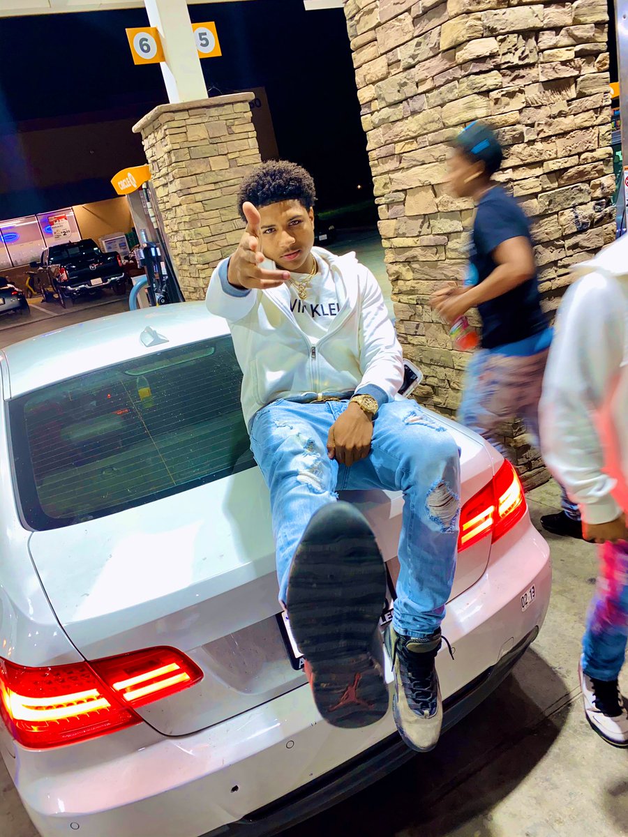 SemajTaylor10's tweet photo. Hold up! Let me talk my shit 🗣 #LongLiveKC☝🏽 https://t.co/CGIYIvqvsJ
