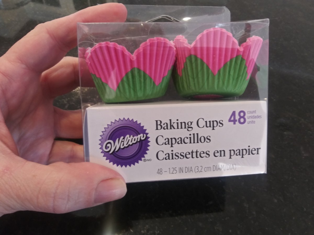 WendyIrvine's tweet photo. I ordered these cupcake liners for #Easter only to get the mini-size. It wasn't obvious at all that these weren't the regular cupcake size. Is it just me? I'm betting companies think we won't return items -- because why? It's only $7. They're going back. @WiltonCakes #Baking https://t.co/nYoTTNObNt
