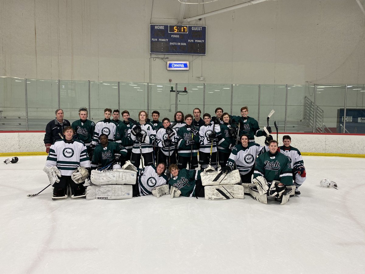 FGRGHHockey's tweet image. One last skate for #Team14! Thanks for all the memories! To the seniors, Sean Babcock, Nolan Pavlack, Joe Scannell, and Stephen Holody best of luck in all you do moving forward, I know big things are ahead for all 4 of you! @FGRathletics @fgrsection @GHSchoolMI