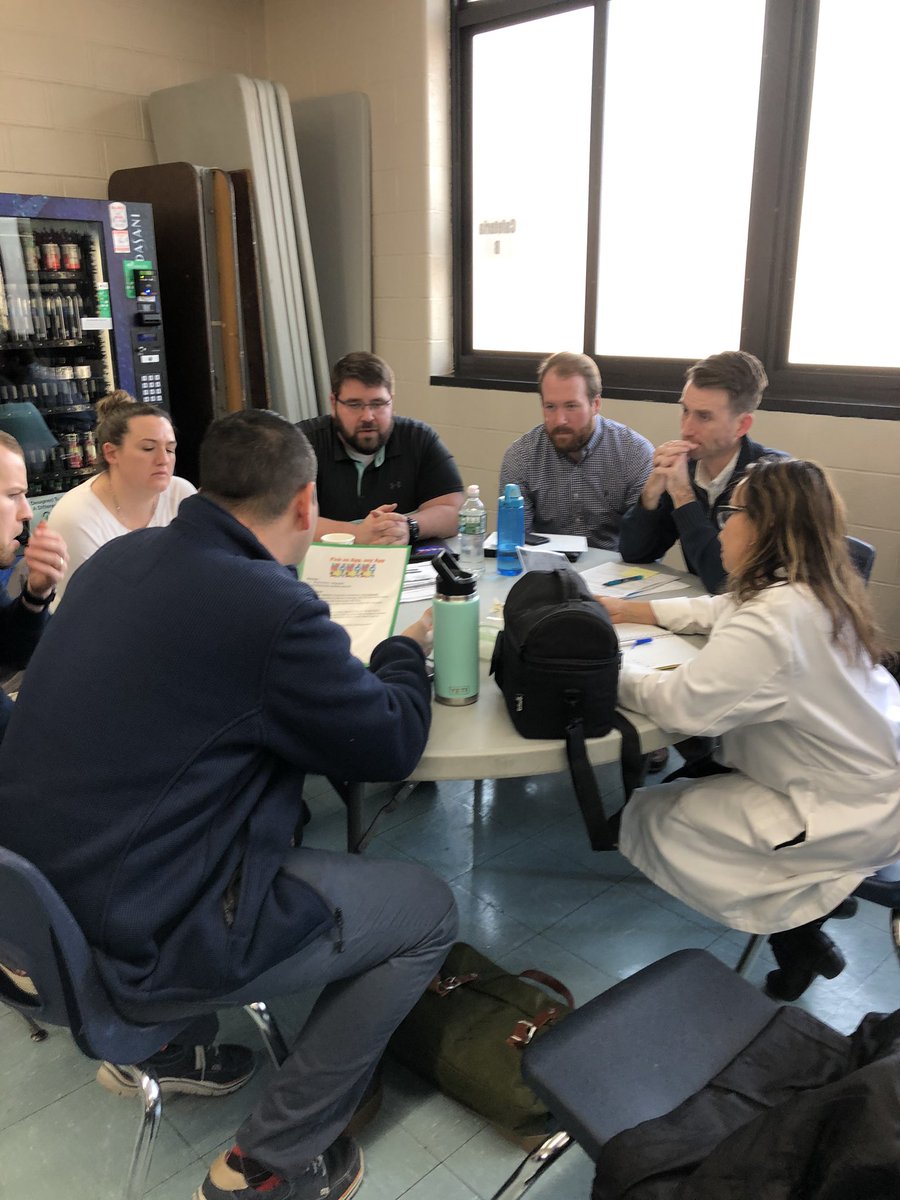 MamaGonzo_ENL's tweet photo. 4Cs at work during Faculty PD at my school: Communication, Collaboration, Critical Thinking and Creativity! Teachers engaged in reciprocal conversations using formulaic expressions. #shakeuplearning #qtel #MamaGonzo_ENL #ENLCoach #teachingELLs #pottyPD https://t.co/NnJJDt9qE4