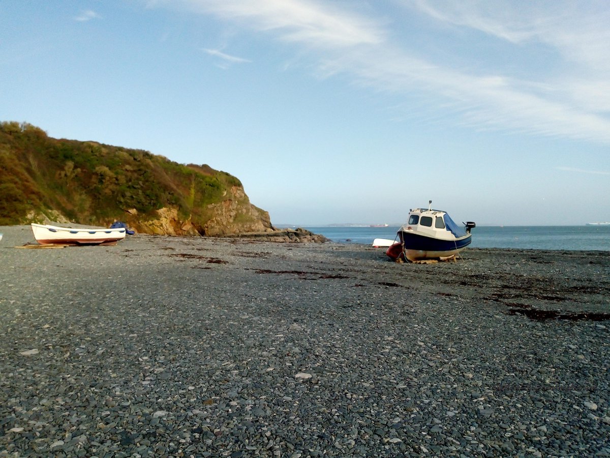 Gracieliz07's tweet photo. #Blogpost from the @swcoastpath half way marker in December #Porthoustock #Porthallow #Helford #HelfordRiver #ShipWrightArms @NTCornwallCoast @CornwallHour @Cornwall_Coast @RamblersGB @AnthonyNolan @VisitCornwall
Read it here --> https://t.co/RKRIhPEoVe https://t.co/u1UwB4qknu
